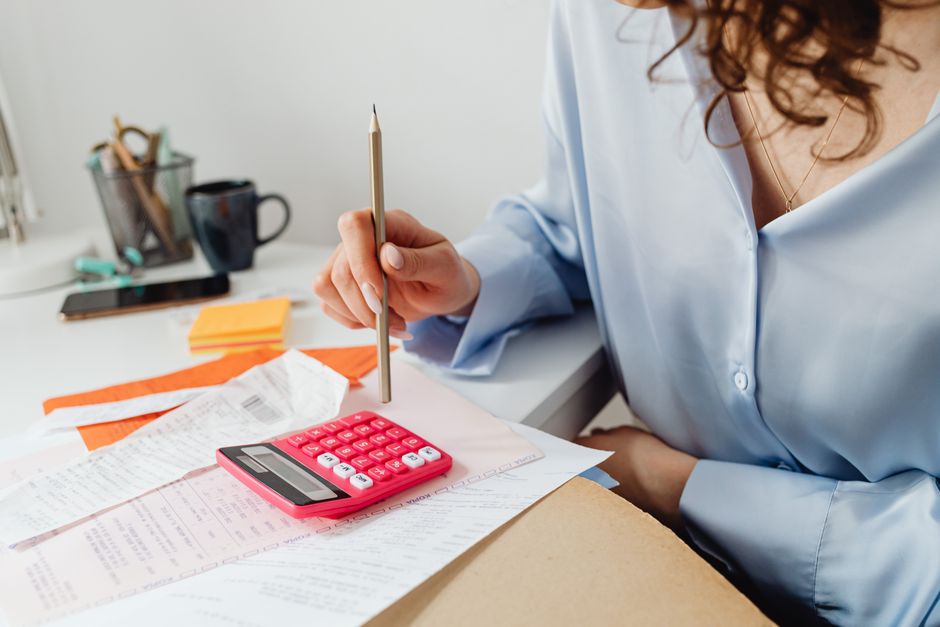 Calculul consumului de peleți: formulă pas cu pas și exemple pe trei case